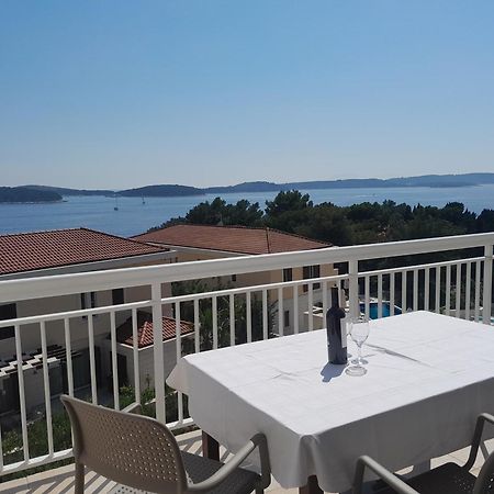 Feelhvar Along Bluelagoon Beach Hvar Town Rom bilde