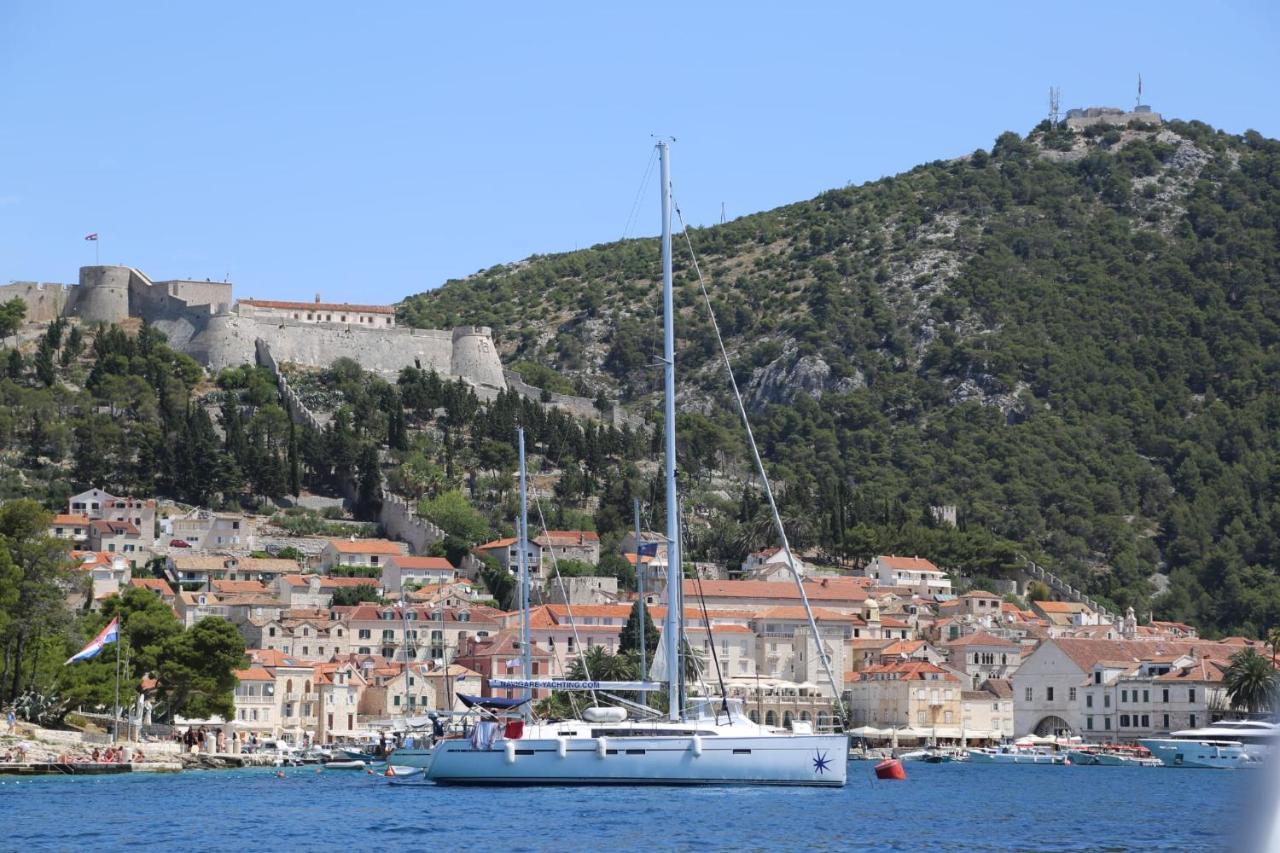 Feelhvar Along Bluelagoon Beach Hvar Town Eksteriør bilde