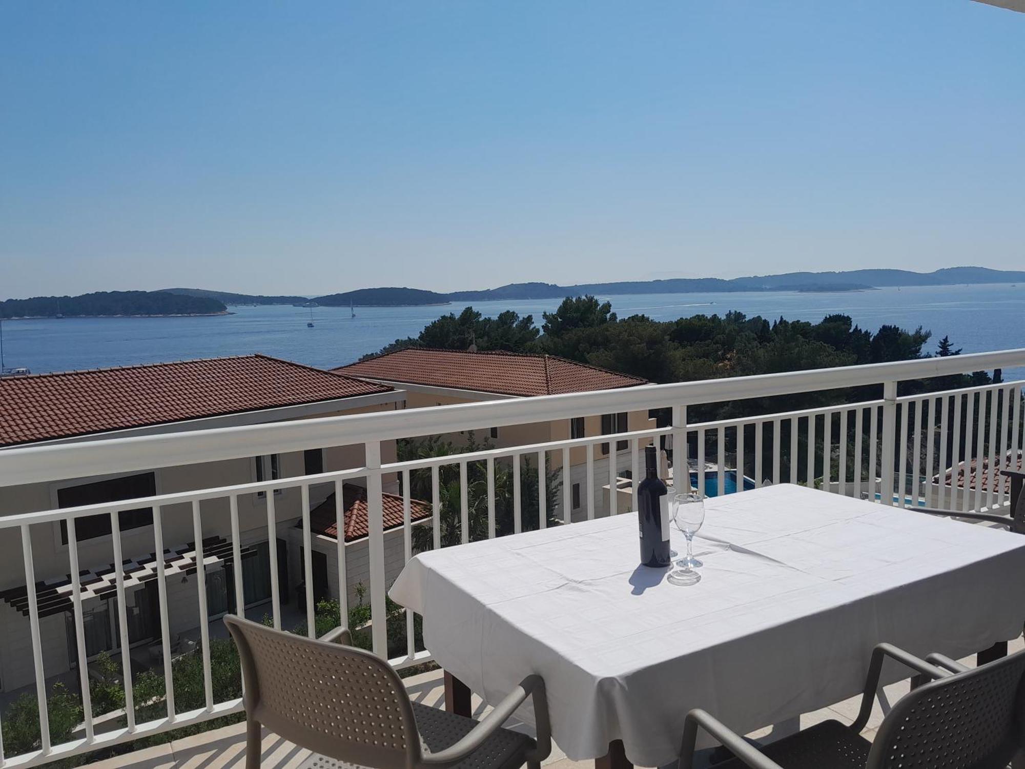 Feelhvar Along Bluelagoon Beach Hvar Town Rom bilde