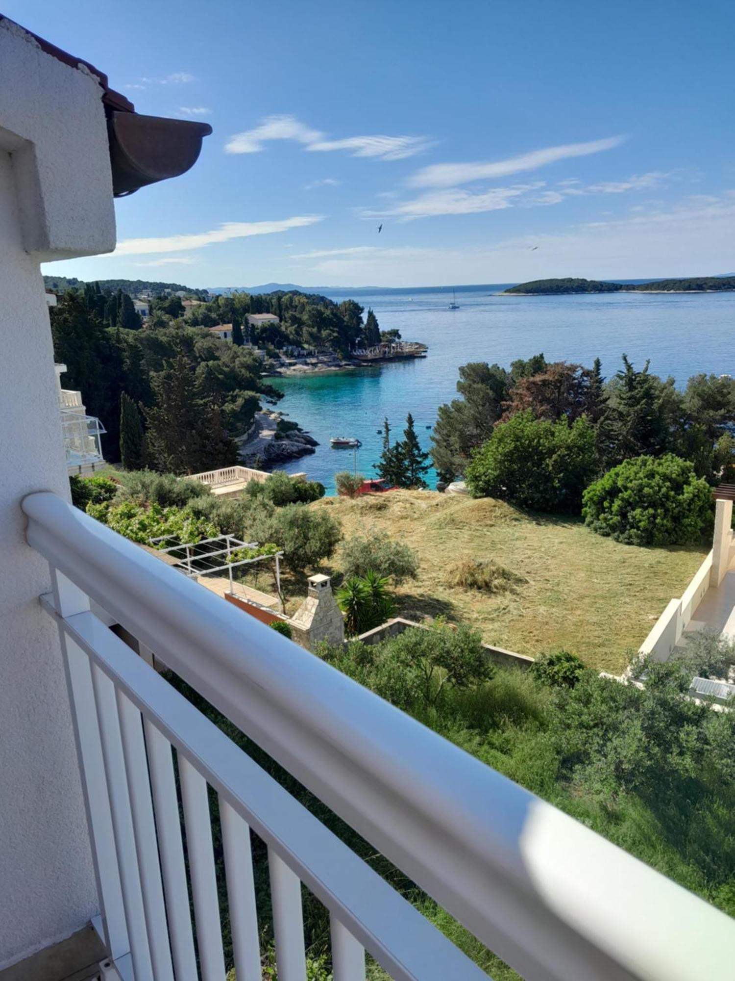 Feelhvar Along Bluelagoon Beach Hvar Town Rom bilde